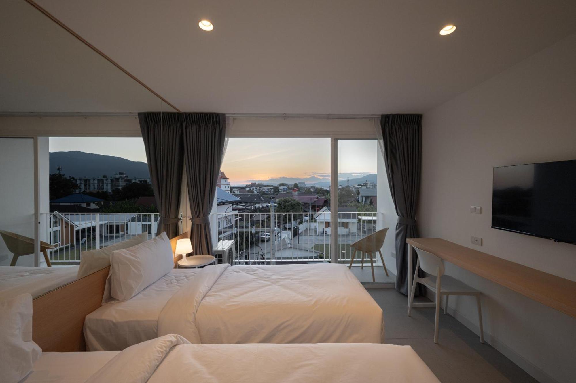 Lis Hotel Chiangmai Chiang Mai Extérieur photo